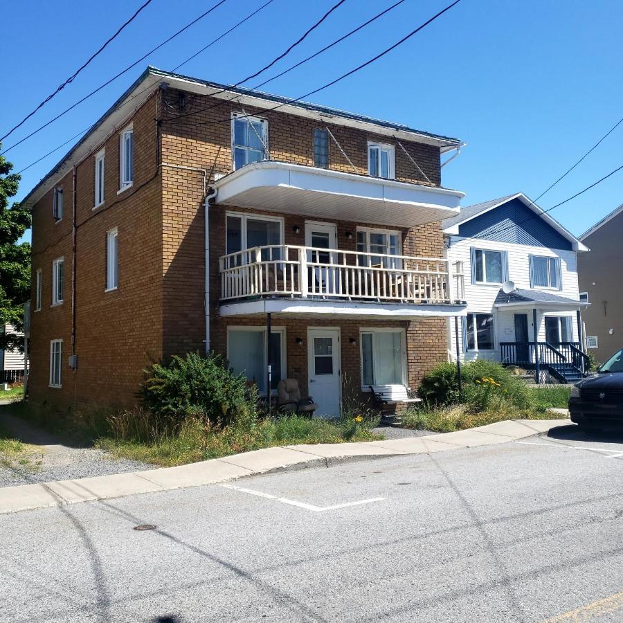 La Joie De Vivre Apartment Trois-Pistoles Exterior photo